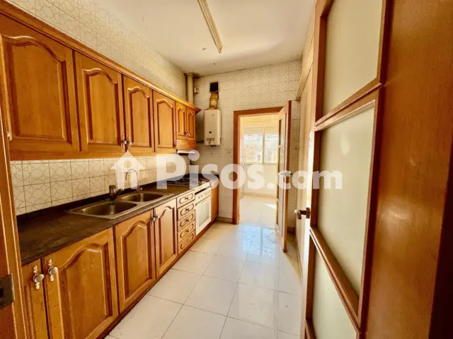 Piso en venta en Carrer de Sagunt, cerca de Carrer dels Jocs Florals, Sants (Distrito Sants-Montjuïc. Barcelona Capital) de 299.000 €