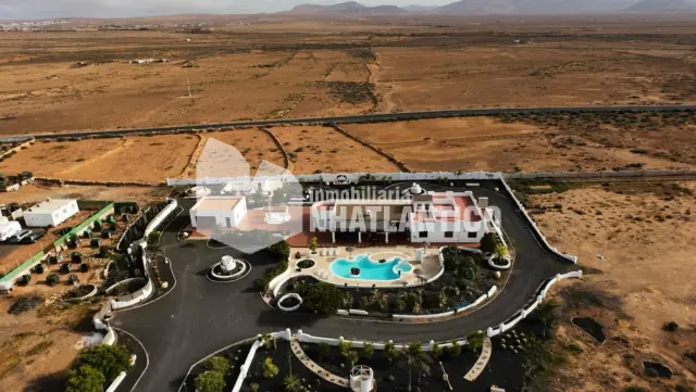 Chalet en venta en Calle Camino de Goma, Antigua de 800.000 €
