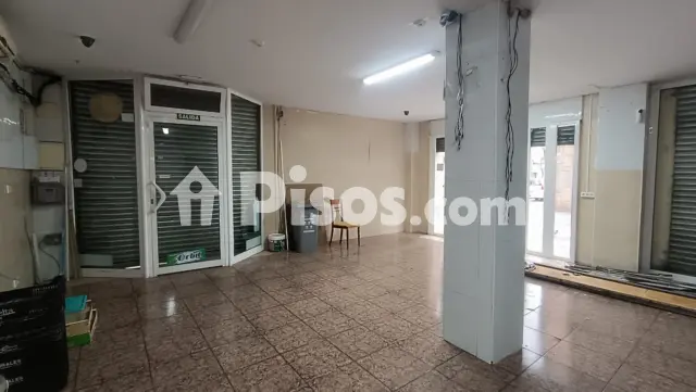 Local comercial en venta en Passeig dels Ferrocarrils Catalans, cerca de Carrer de Joan Fivaller - Vista 2