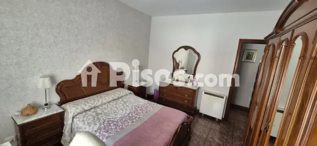 Piso en venta en Calle de los Reyes