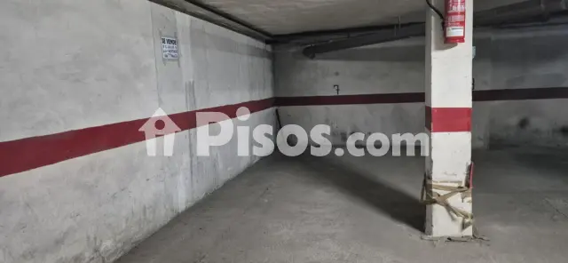 Garaje en venta en Calle de Montesa