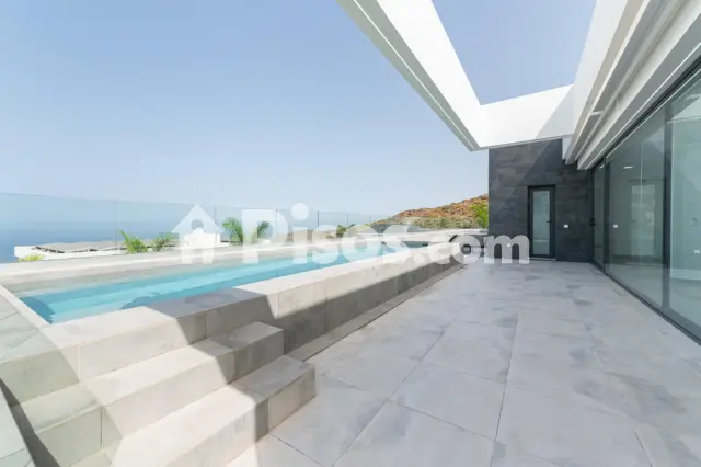 Chalet unifamiliar en alquiler en Costa Adeje, Costa Adeje (Adeje) de 6.000 €<span>/mes</span>