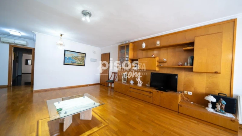 Piso en venta en Nou Moles, Nou Moles (Distrito L'Olivereta. València Capital) de 450.000 €