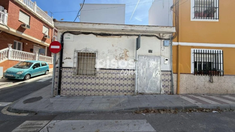 Casa adosada en venta en Carlinda, Carlinda (Distrito Bailén-Miraflores. Málaga Capital) de 117.000 €