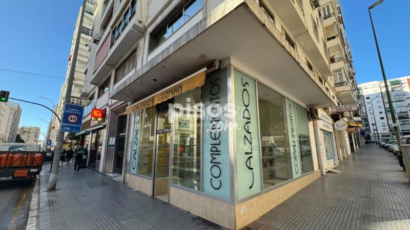 Local comercial en alquiler en Calle de Eugenio Gross, Camino de Suárez (Distrito Bailén-Miraflores. Málaga Capital) de 900 €<span>/mes</span>