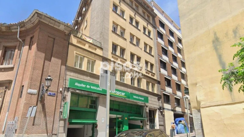 Piso en alquiler en Calle de San Leonardo