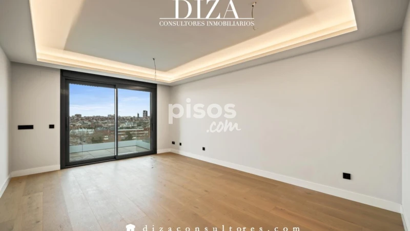 Piso en alquiler en Calle de Mesena