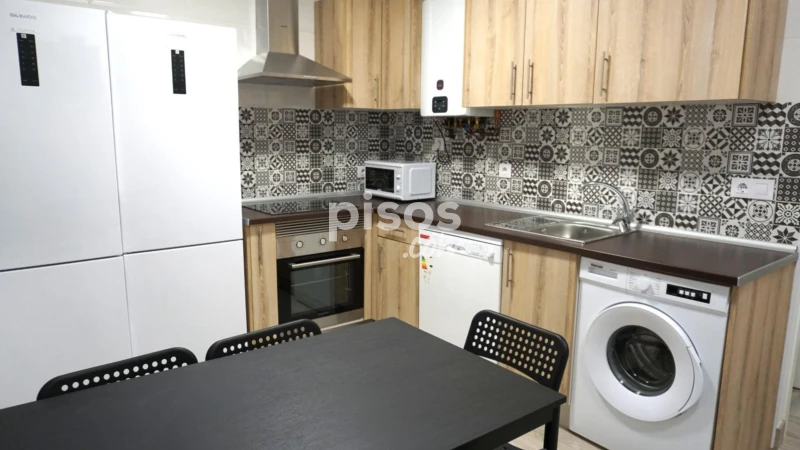 Habitación en alquiler en Calle del Capitán Méndez Vigo, 50, cerca de Calle de Bilbao, Santo Tomás-Universidad (Ávila Capital) de 370 €<span>/mes</span>