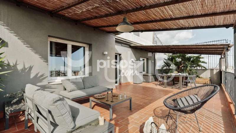 Ático en alquiler en Carrer del Rosselló, cerca de Avinguda Diagonal