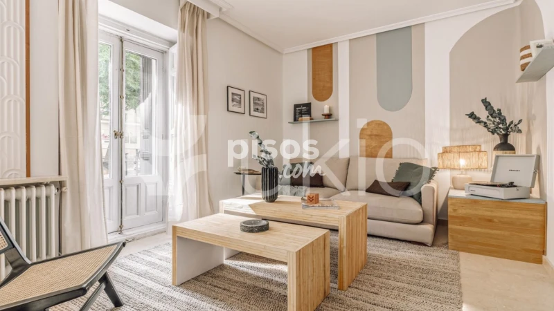 Piso en alquiler en Calle de Almagro