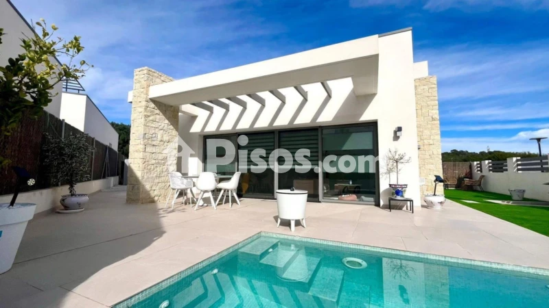 Casa – San Miguel de Salinas, Urbanización Las Filipinas