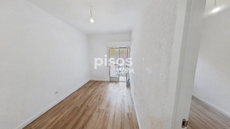 Piso en alquiler en Palomeras Bajas