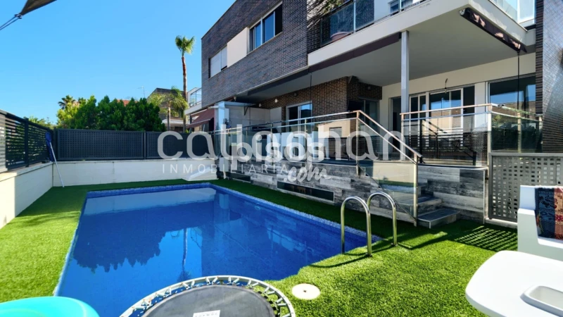 Casa pareada en alquiler en Olimar, Chiva de 2.500 €<span>/mes</span>