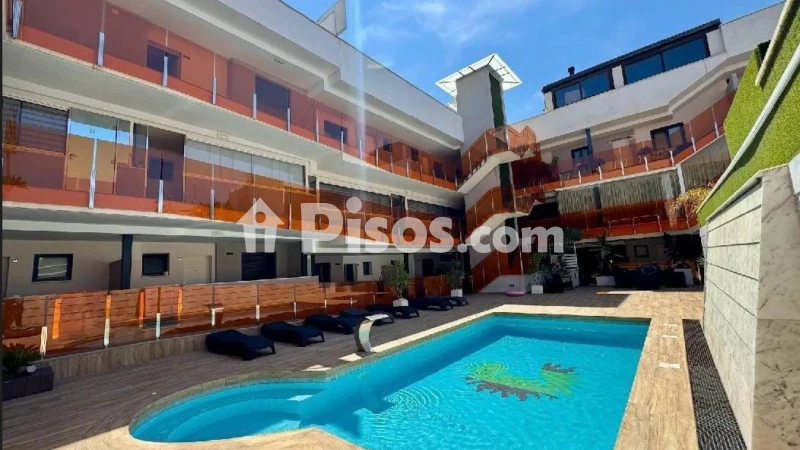 Pis – Torrevieja, Urbanización Calas Blancas