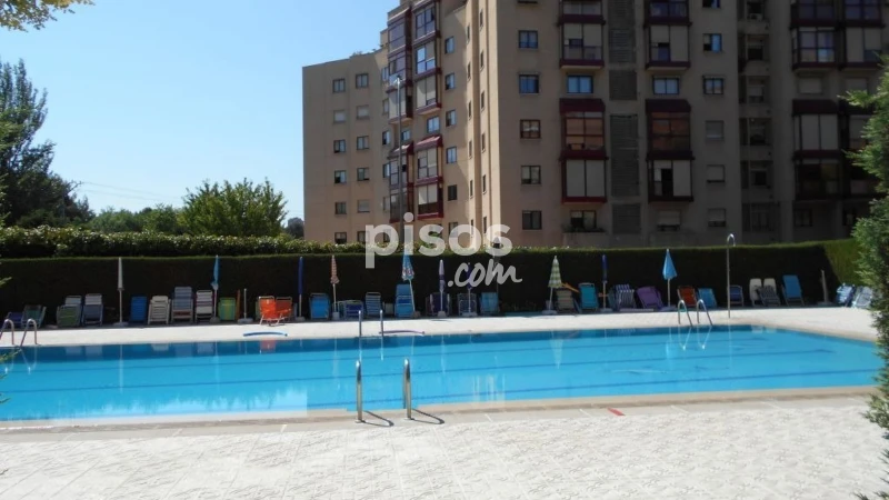 Piso en alquiler en Calle de Puerto Serrano, 26