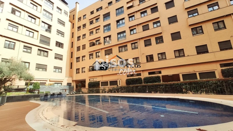 Piso en alquiler en Calle del Hierro