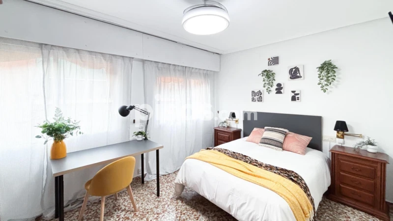 Habitación en alquiler en Calle de Tabarca, Carolinas (Distrito Pla-Carolinas. Alicante - Alacant) de 500 €<span>/mes</span>