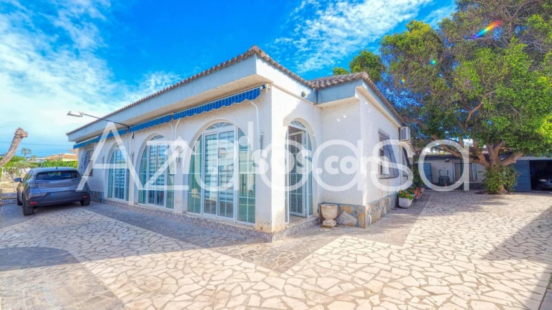 Chalet en venta en Calle Riu Segura - Vista 3