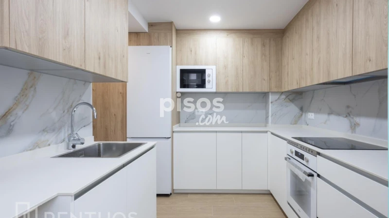 Piso en alquiler en Avenida del General Perón