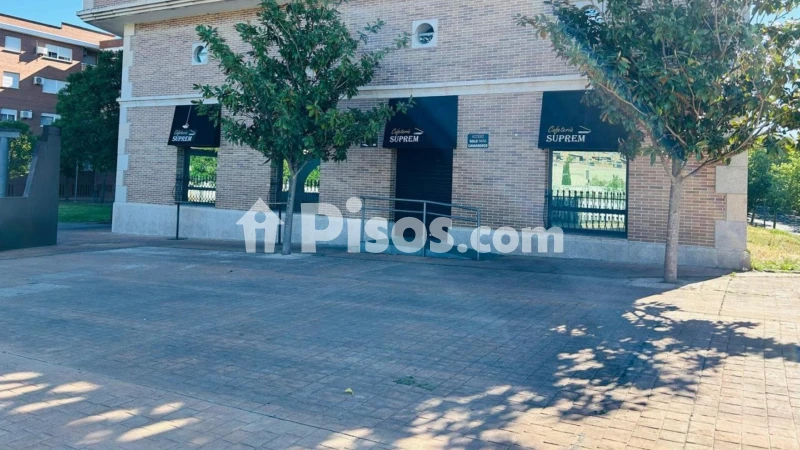 Local comercial en alquiler en Plaza de Enrique Granados - Vista 3