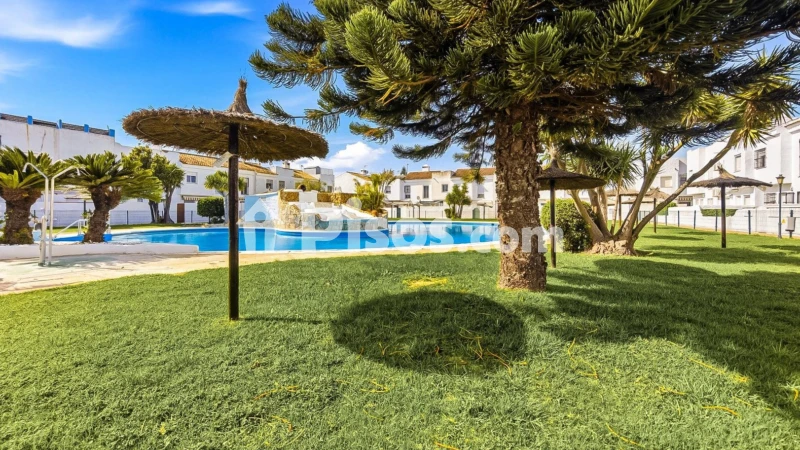 Casa adosada en venta en los Gallos - Vista 3