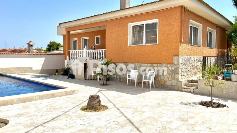 Hus, 300 m², tomt 490 m²
