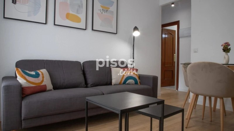 Piso en alquiler en Palomeras Sureste