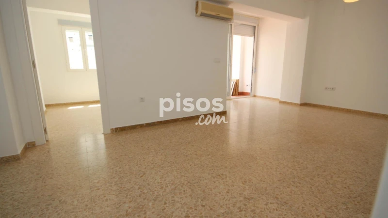 Piso en alquiler en Rambla de la Mártir Santa Eulalia, cerca de Travesía de Cervantes, Casco Histórico (Mérida) de 650 €<span>/mes</span>