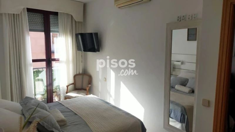 Piso en alquiler en Calle de la Princesa, cerca de Calle Quintana