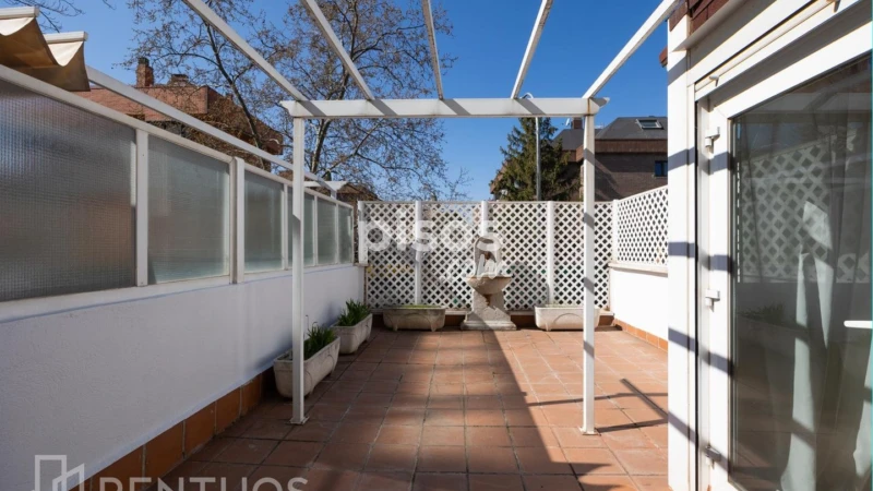 Piso en alquiler en Calle de Agastia, cerca de Calle de Ángel Muñoz