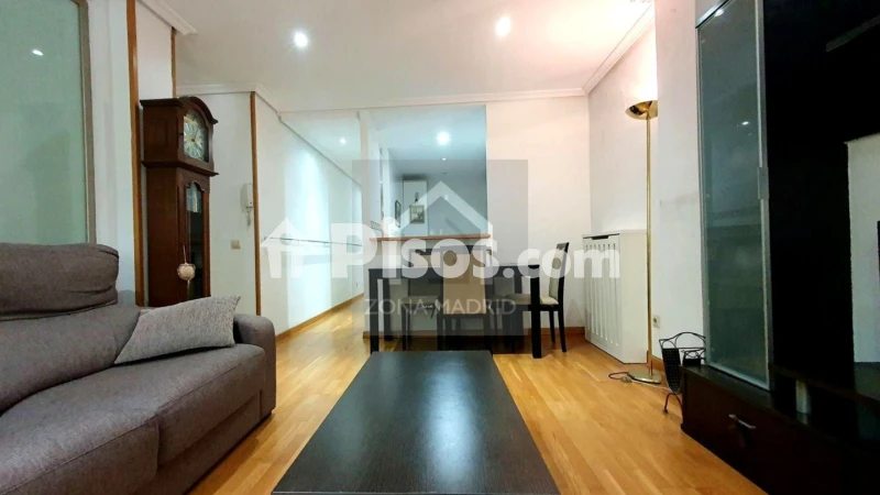 Piso en alquiler en Avenida del Mediterráneo, cerca de Plaza de los Reyes Magos