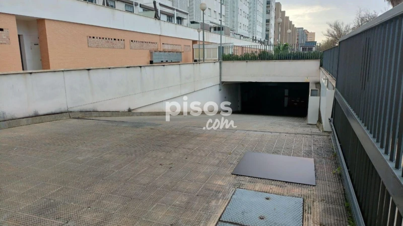 Garaje en venta en Avenida Juan Pablo II, 6, Tablada (Distrito Los Remedios. Sevilla Capital) de 8.900 €