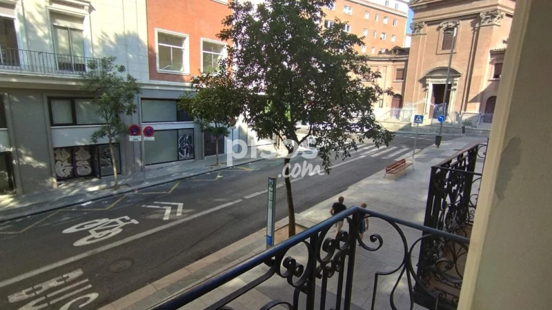 Piso en alquiler en Calle del Maestro Guerrero