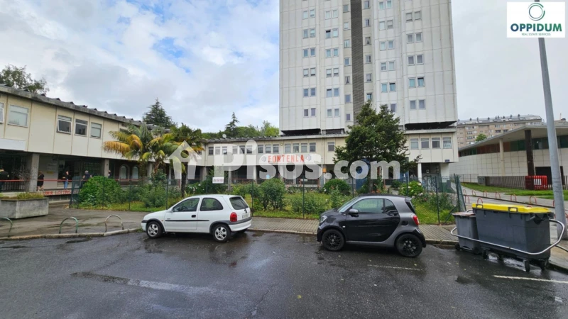 Oficina en venta en Plaza de Luis Seoane, 2