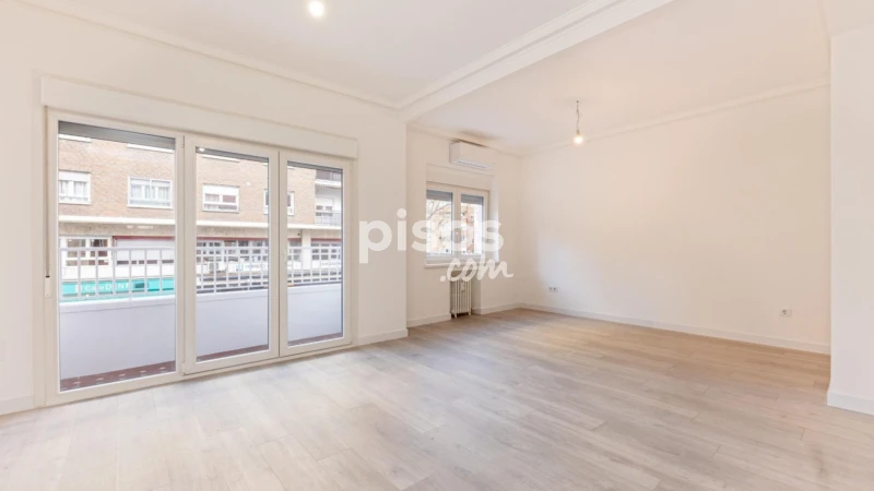 Piso en alquiler en Calle de López de Hoyos, cerca de Calle de Clara del Rey