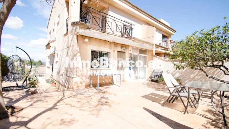 Chalet en alquiler en Calicanto, Chiva de 1.400 €<span>/mes</span>