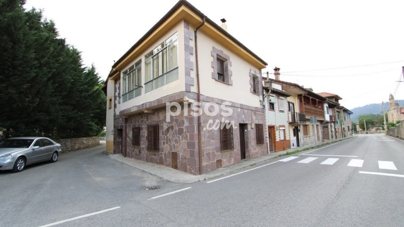 Casa en venta en Calle Arenas-La Herran, Número 21, Arenas de Iguña de 130.000 €