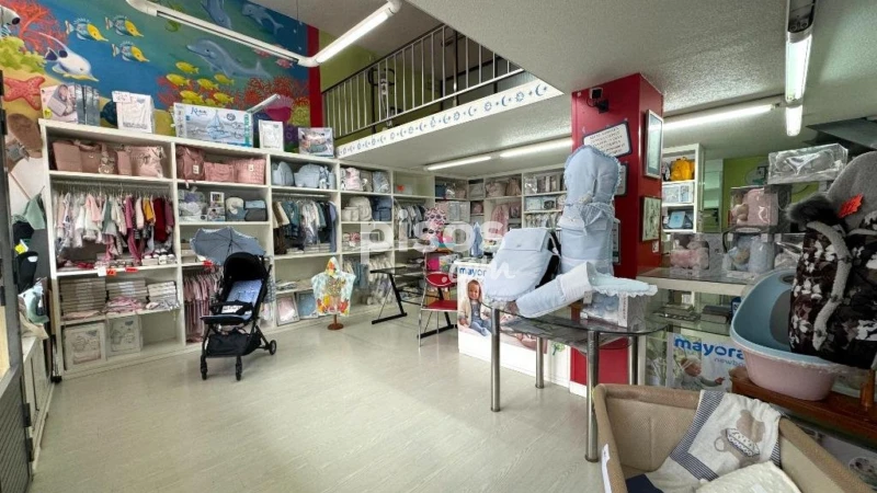 Local comercial en venta en Calle de los Hermanos Salas, 14, Los Corrales de Buelna de 75.000 €