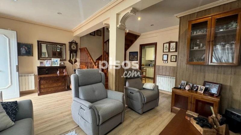 Casa en venta en Calle de Daoíz y Velarde, 17, Los Corrales de Buelna de 242.000 €