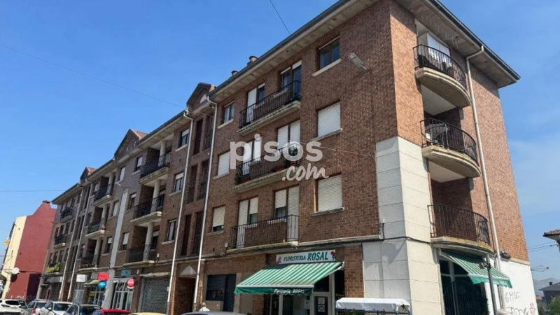 Piso en venta en Calle de Felisa Campuzano, 8, Los Corrales de Buelna de 140.000 €