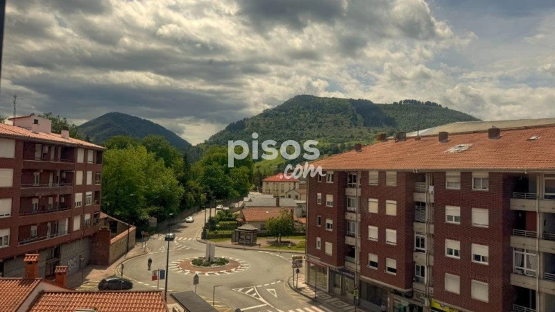 Piso en venta en Calle de la Paz, 7, Los Corrales de Buelna de 215.000 €