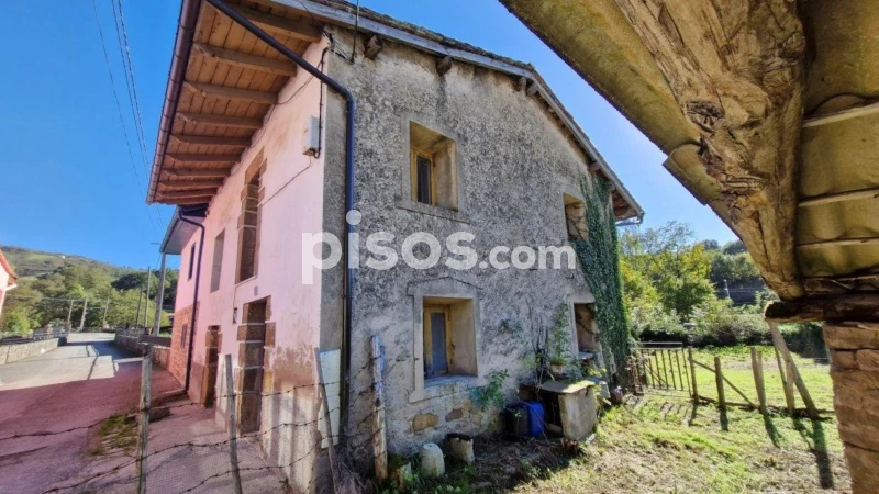 Casa en venta en Barrio de San Juan de Raicedo, 63, Arenas de Iguña de 85.000 €