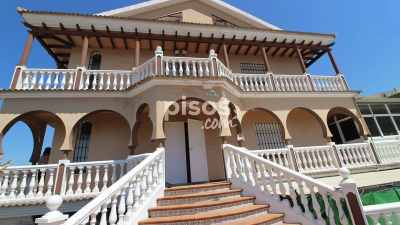Chalet en venta en Calle Lagarillo, 7, Puertosol-El Limonero-El Tomillar (Distrito Puerto de la Torre. Málaga Capital) de 949.000 €