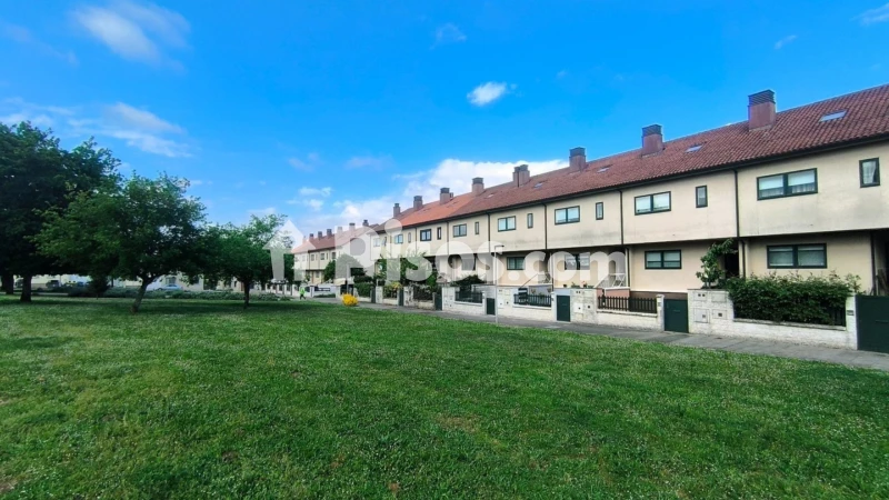Casa – Santiago de Compostela, Os Salgueiriños, Meixonfrío