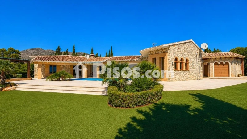 Casă, 407 m², teren 5 m²