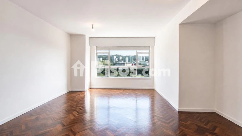 Piso en venta en Avenida de Salvador de Madariaga