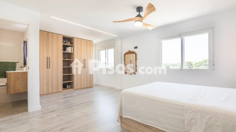 Piso en venta en Carrer d'Antonio Machado, 86, cerca de Carrer Julio Sánchez Gómez