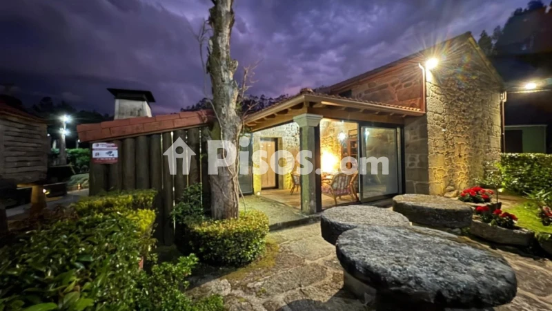 Casa rústica en venta en Canelas Dumbría