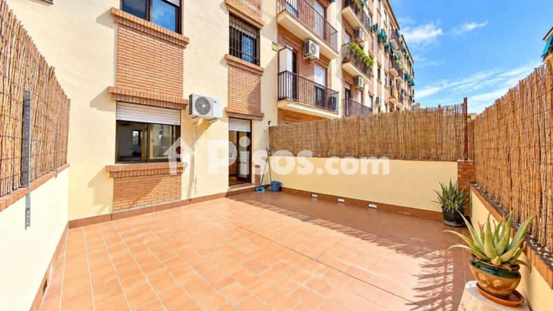 Fotografía del inmueble reportado: 700 €/mes — Granada, Granada