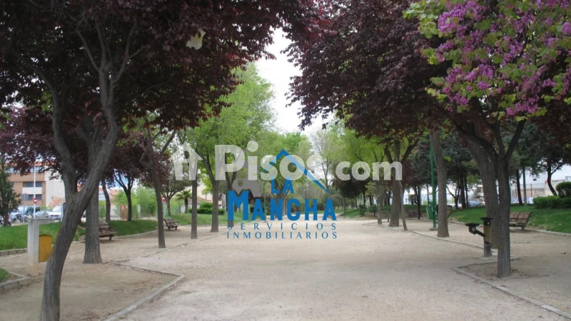 Piso en alquiler en Industria